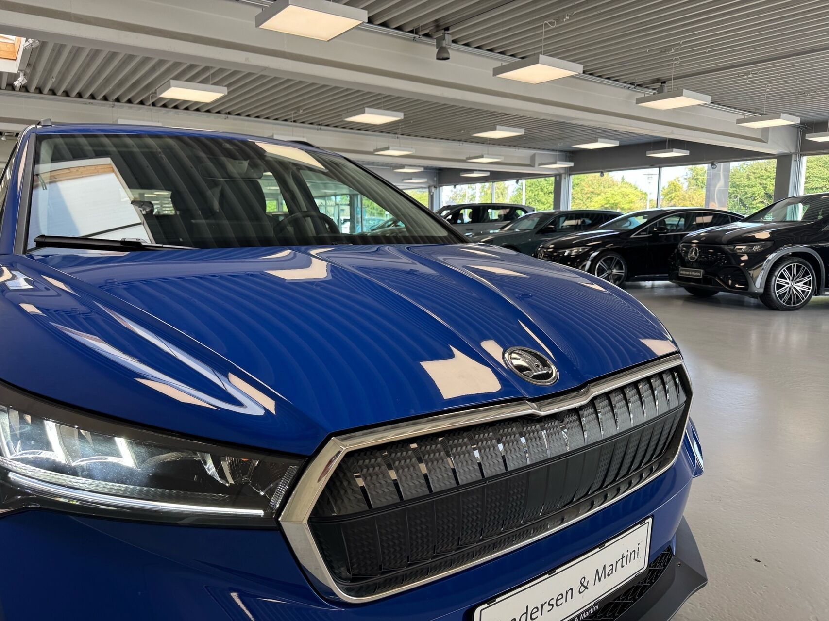 Blå Skoda Enyaq fra 2024