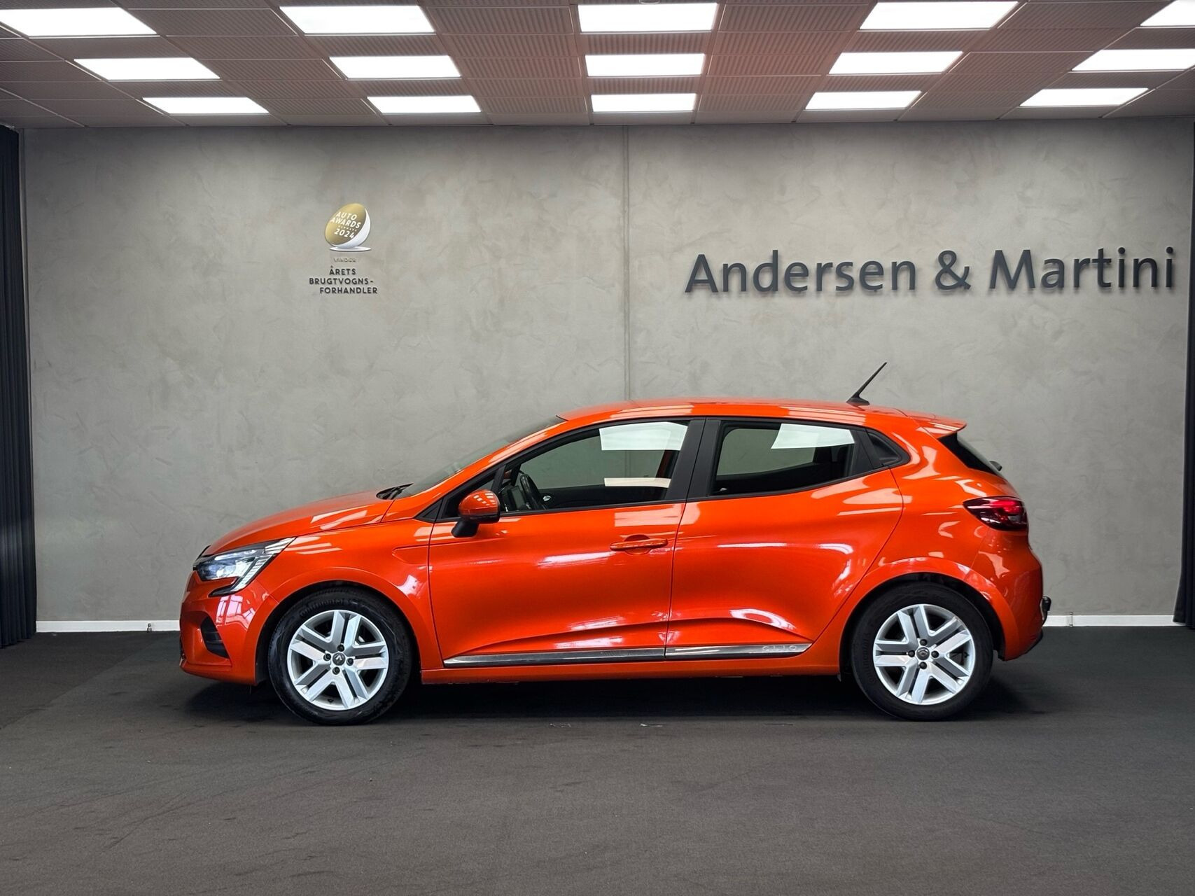 Orange Renault Clio fra 2019