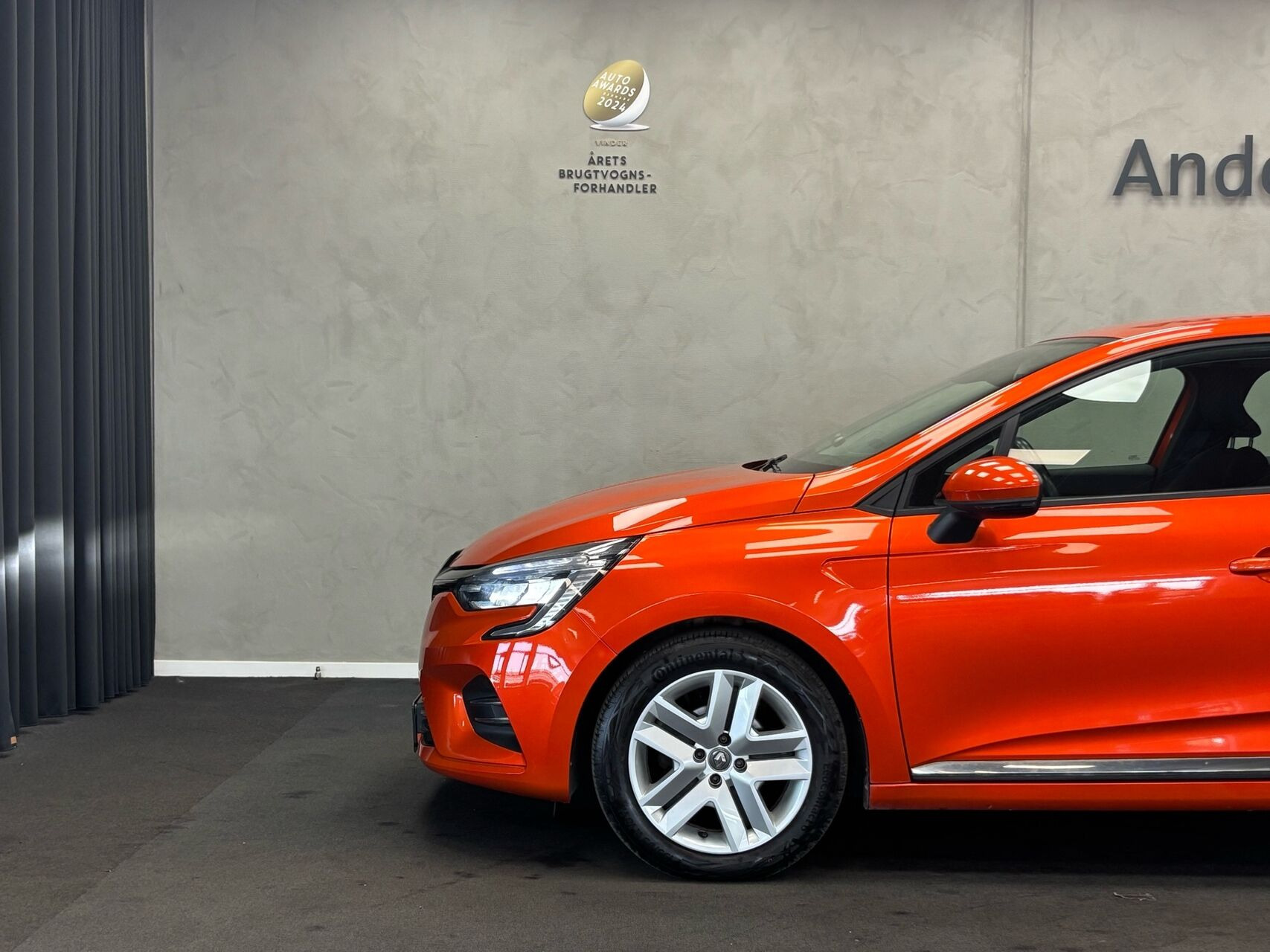 Orange Renault Clio fra 2019