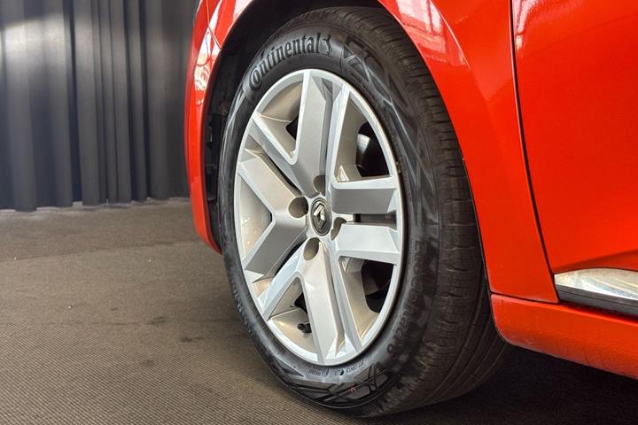 Orange Renault Clio fra 2019