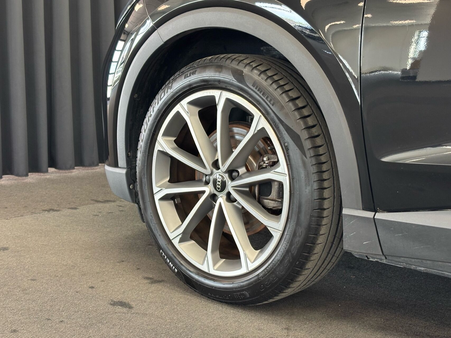 Sort Audi Q4 fra 2023
