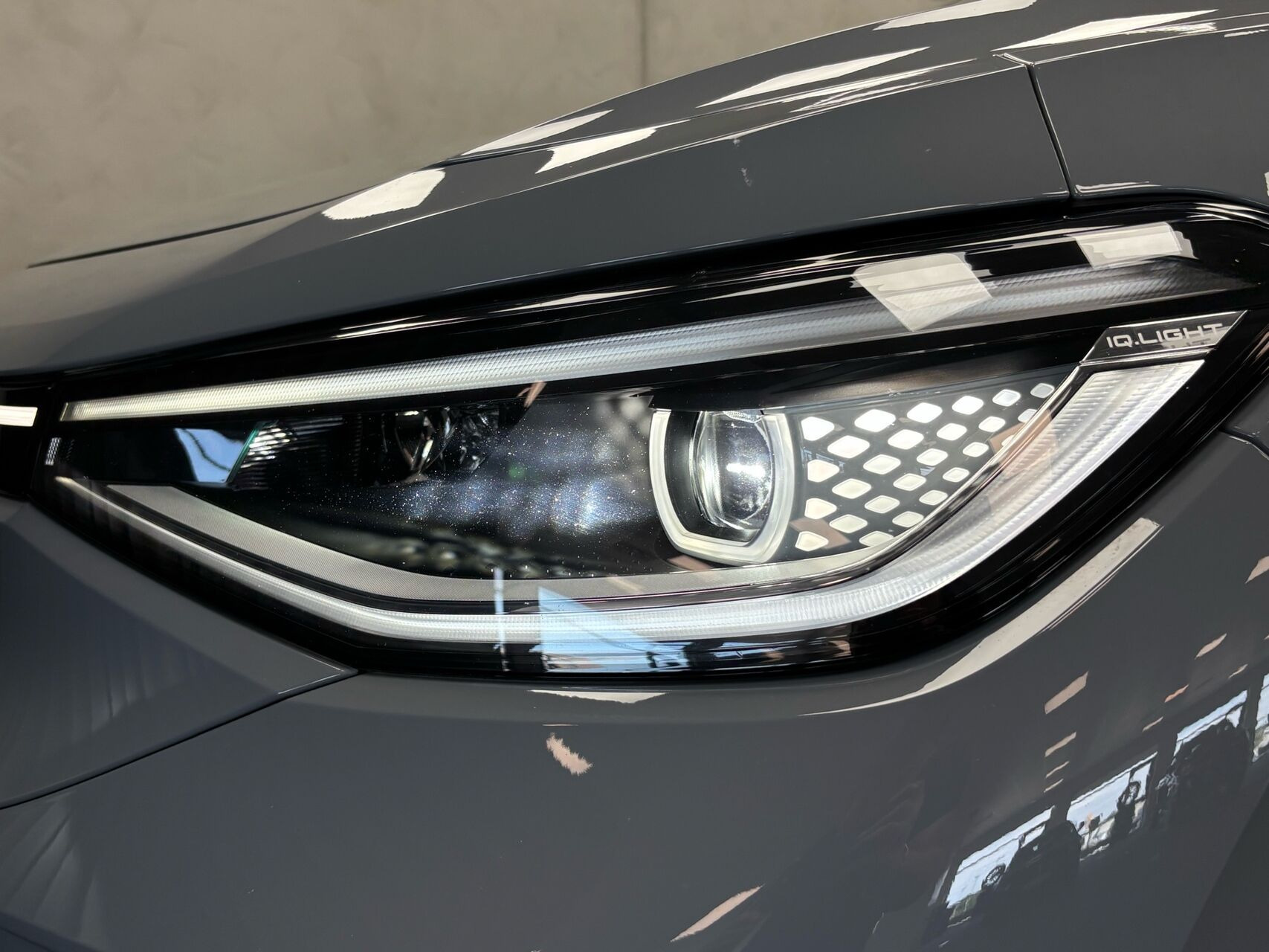 Grå VW ID.4 fra 2021