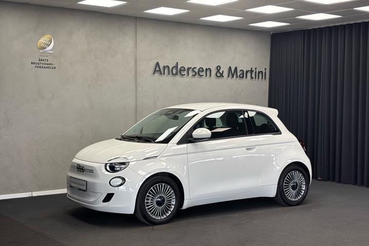 Grå Fiat 500e fra 2023