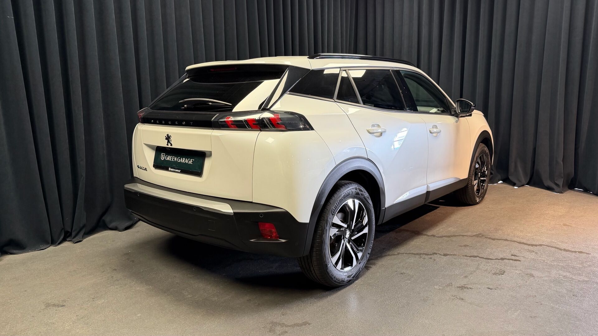 Hvid Peugeot e-2008 fra 2023