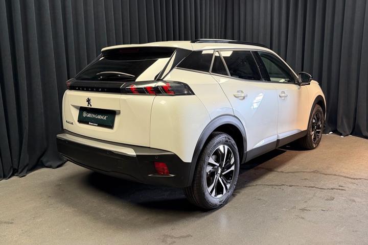 Hvid Peugeot e-2008 fra 2023