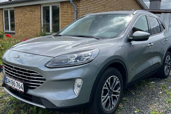 Sølv Ford Kuga fra 2021
