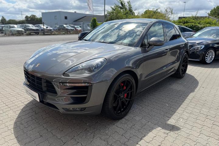 undefined Porsche Macan Turbo fra 2015