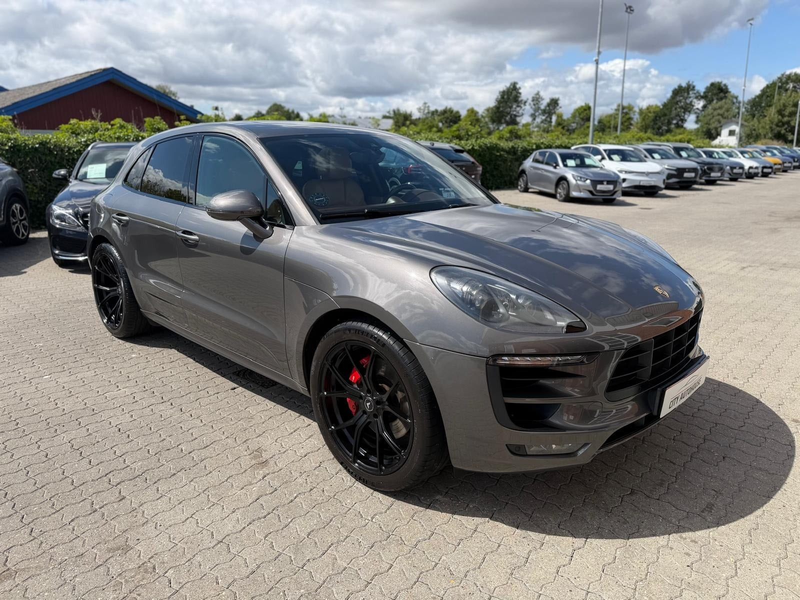 undefined Porsche Macan Turbo fra 2015