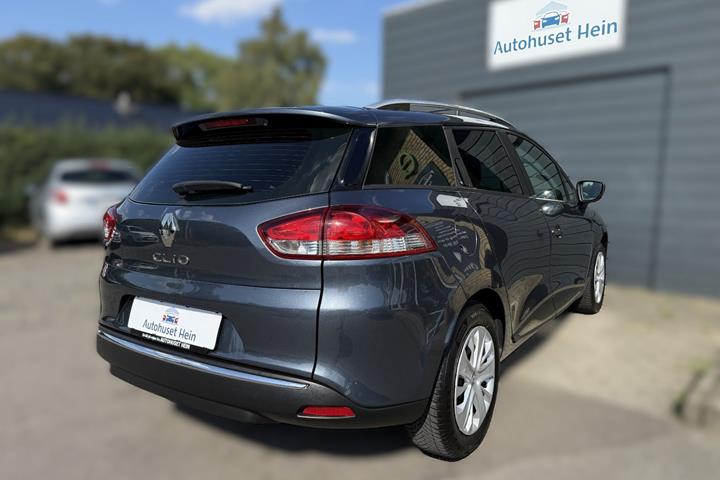Grå Renault Clio IV fra 2019