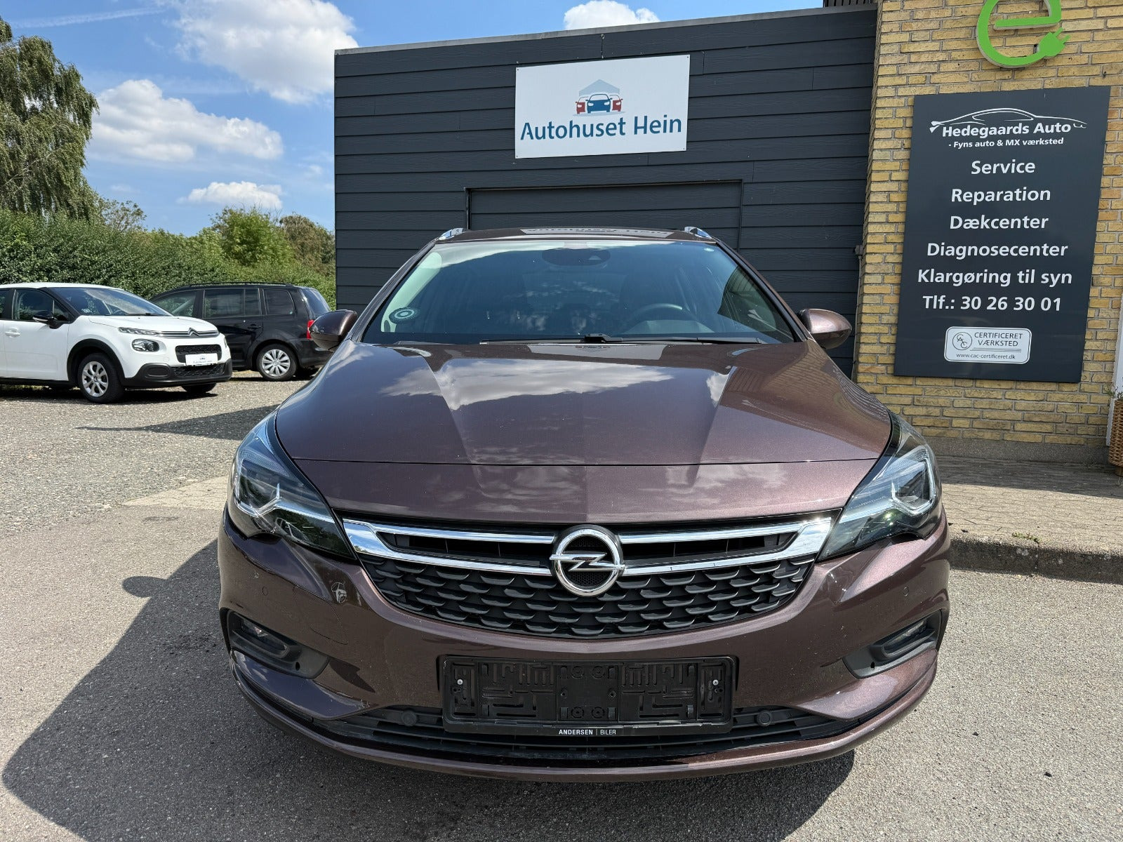Brun Opel Astra fra 2017