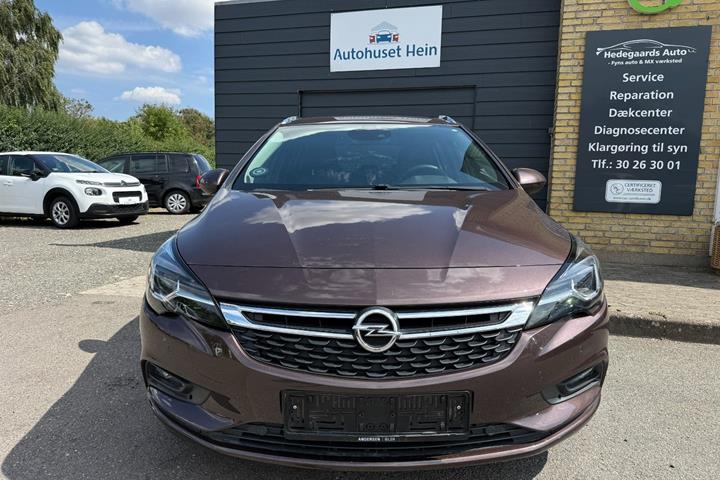 Brun Opel Astra fra 2017