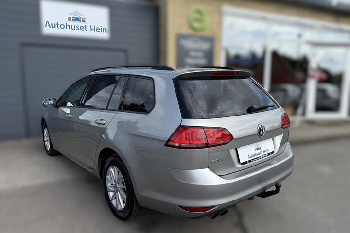 Orange VW Golf VII fra 2014