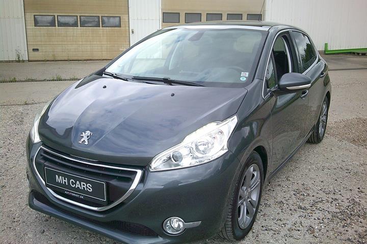 Gul Peugeot 208 fra 2015