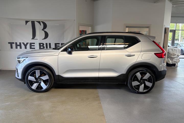 Sølv Volvo XC40 fra 2024