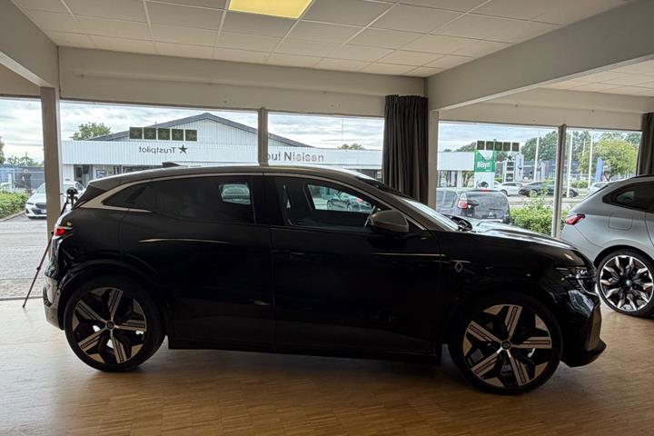 Sort Renault Megane E-Tech fra 2022