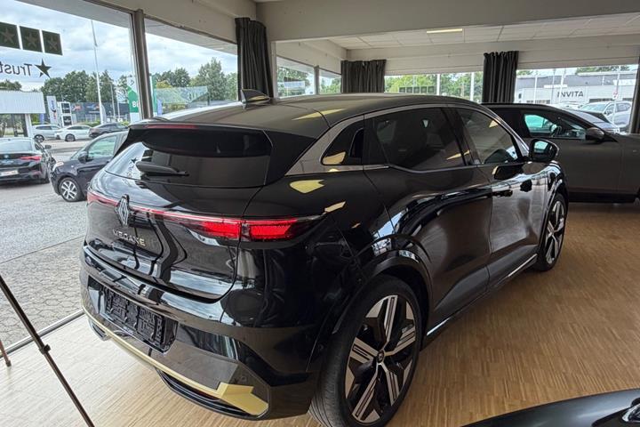 Sort Renault Megane E-Tech fra 2022