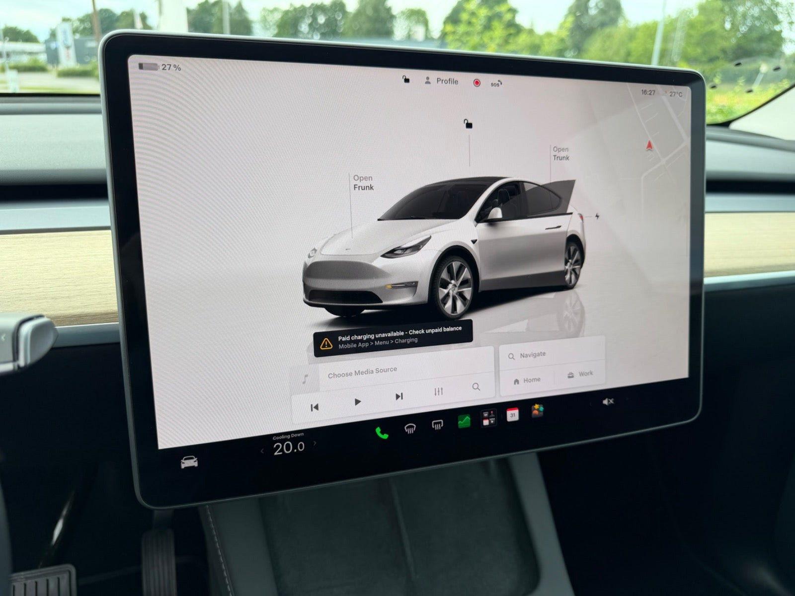 Hvid Tesla Model Y fra 2022