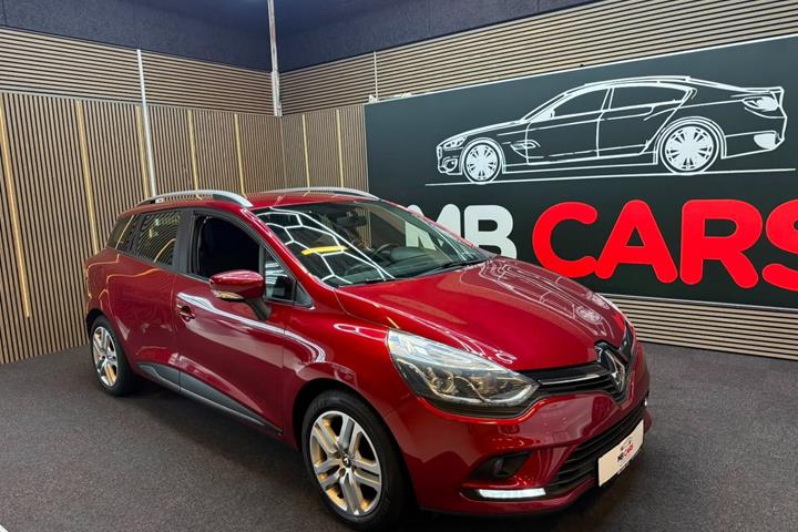 Grå Renault Clio IV fra 2019