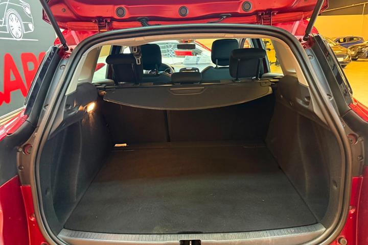 Grå Renault Clio IV fra 2019