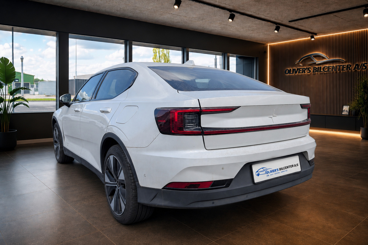 Hvid Polestar 2 fra 2023