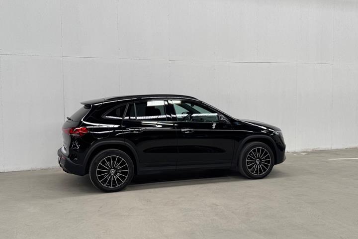 Sort Mercedes EQA250 fra 2021
