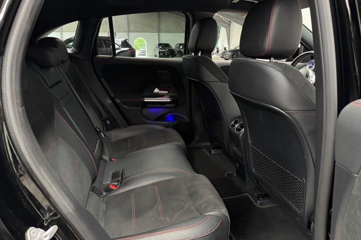Sort Mercedes EQA250 fra 2021