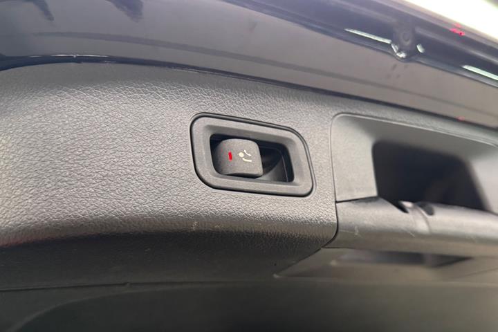 Sort Mercedes EQA250 fra 2021