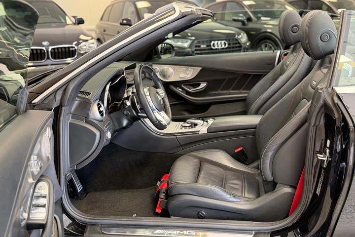 Sort Mercedes C63 fra 2019