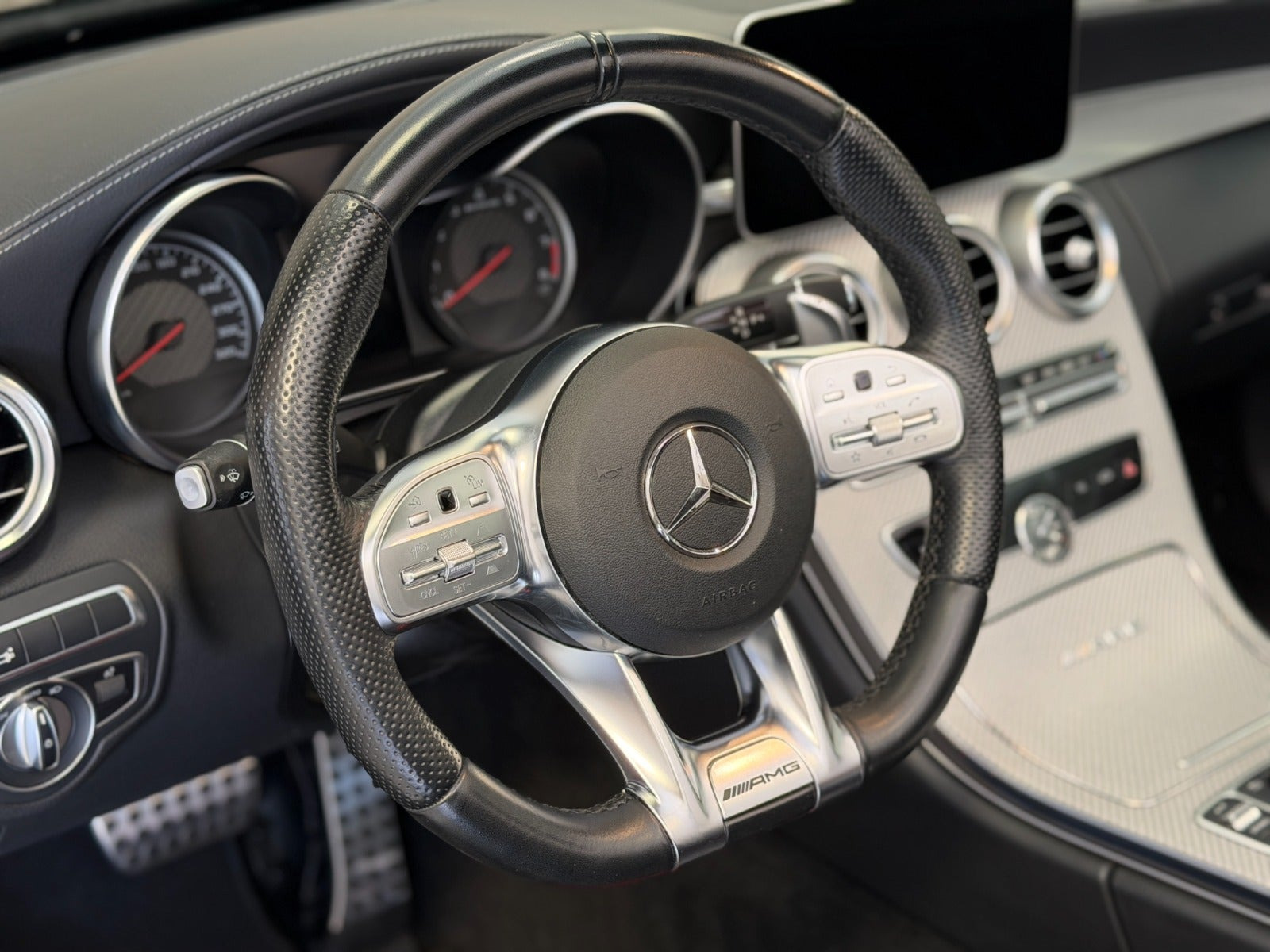 Sort Mercedes C63 fra 2019