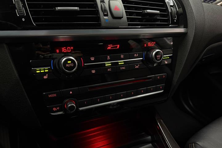 Sort BMW X3 fra 2015