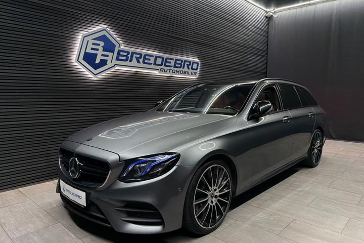 Grå Mercedes E220 d fra 2019