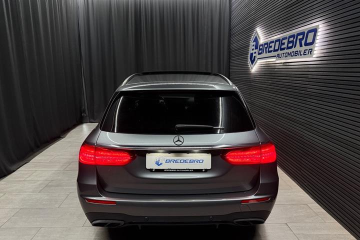Grå Mercedes E220 d fra 2019