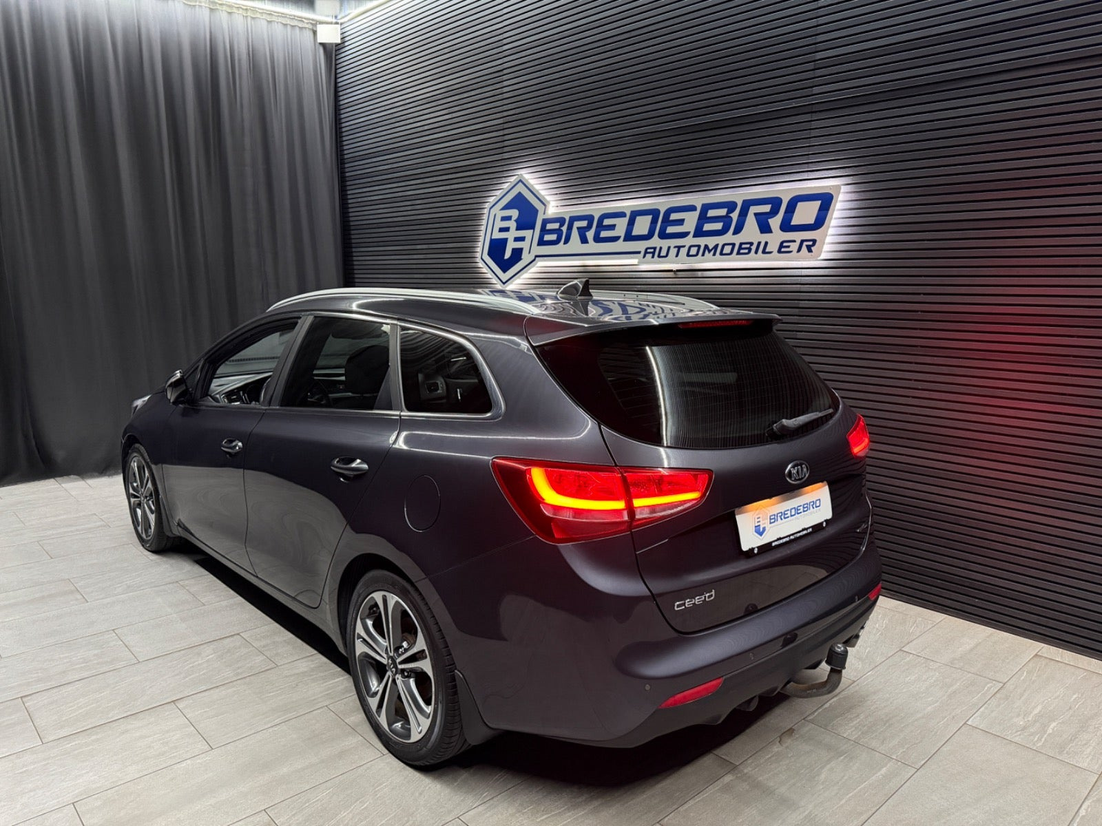 Grå Kia Ceed fra 2018