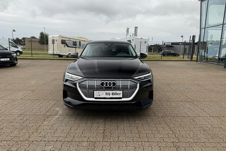 Sort Audi e-tron fra 2023