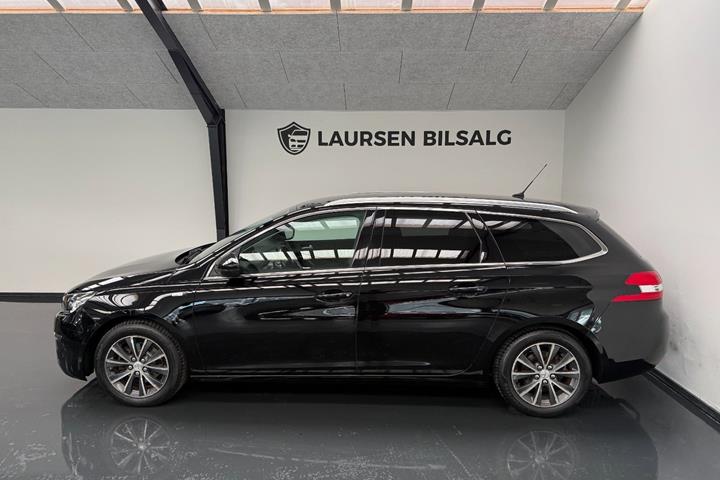 Sort Peugeot 308 fra 2015