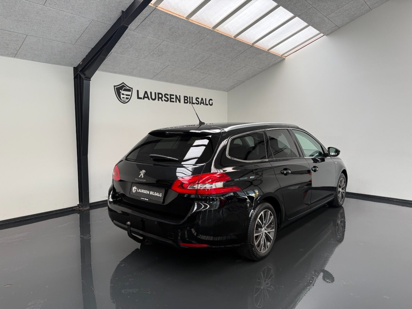 Sort Peugeot 308 fra 2015