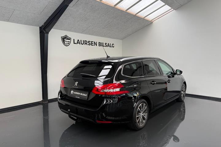 Sort Peugeot 308 fra 2015