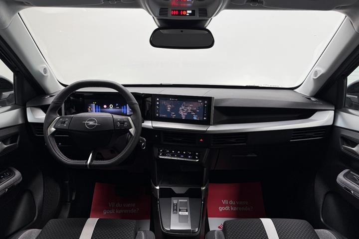 Sort Opel Frontera fra 2025