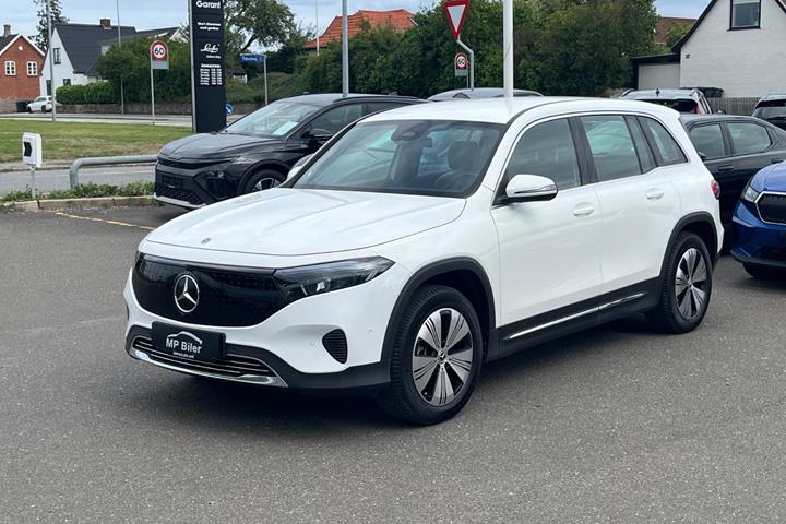 Hvid Mercedes EQB250+ fra 2024