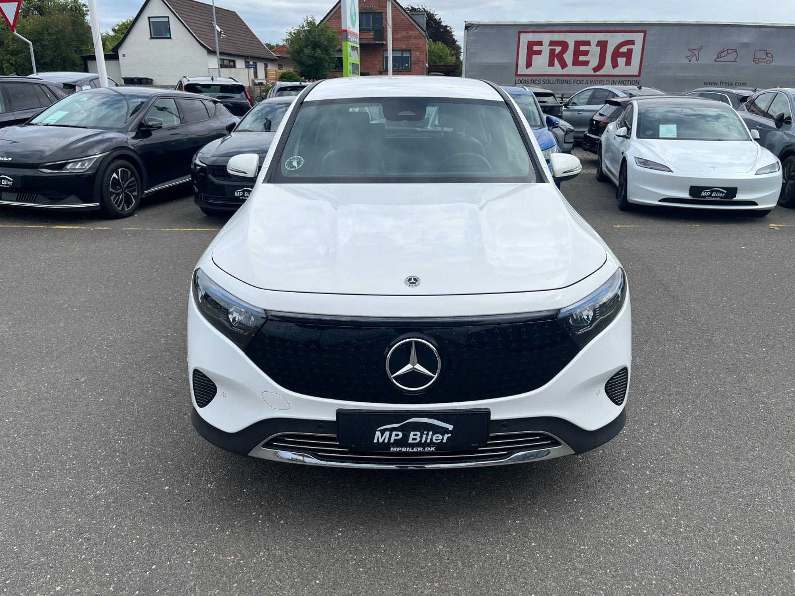 Hvid Mercedes EQB250+ fra 2024