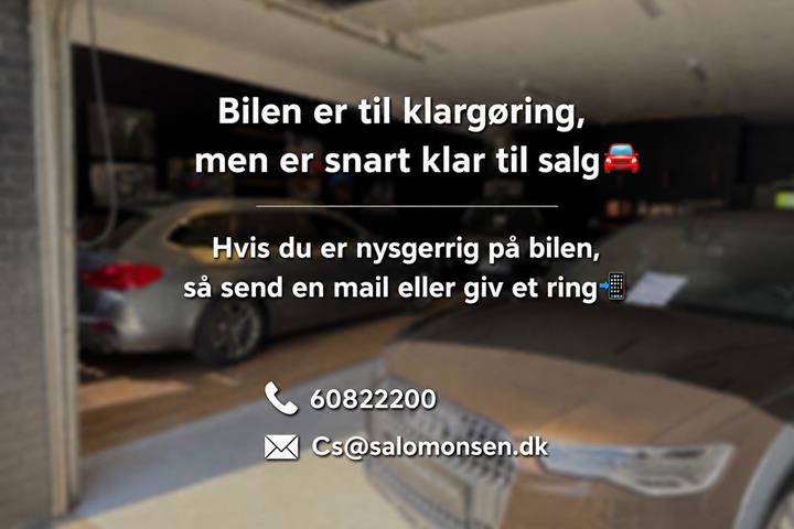 Grå VW Golf VII fra 2016
