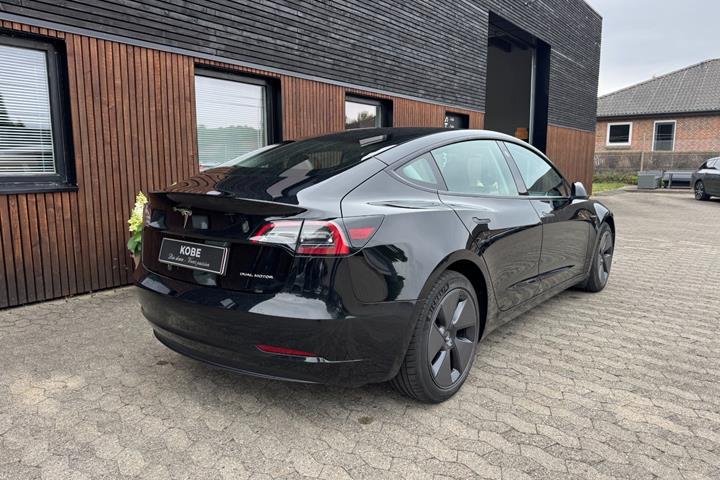 Sort Tesla Model 3 fra 2023