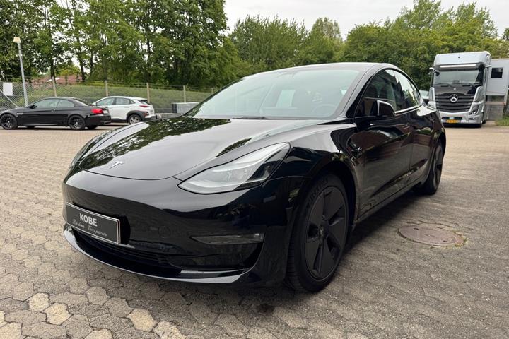 Sort Tesla Model 3 fra 2023