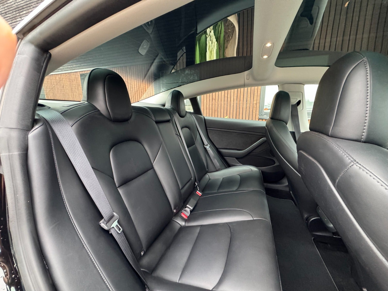 Sort Tesla Model 3 fra 2023