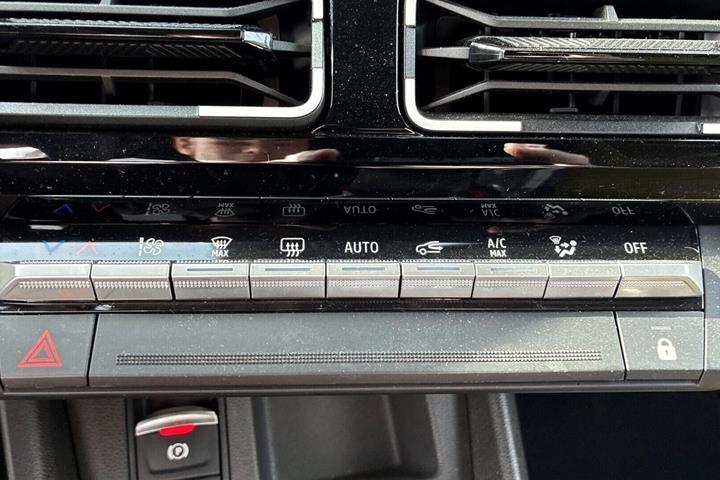 Gul Renault 5 E-Tech fra 2025