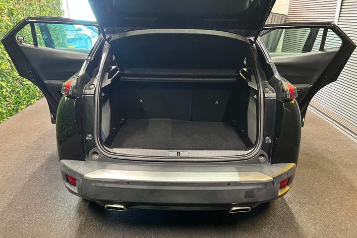 undefined Peugeot 2008 fra 2021