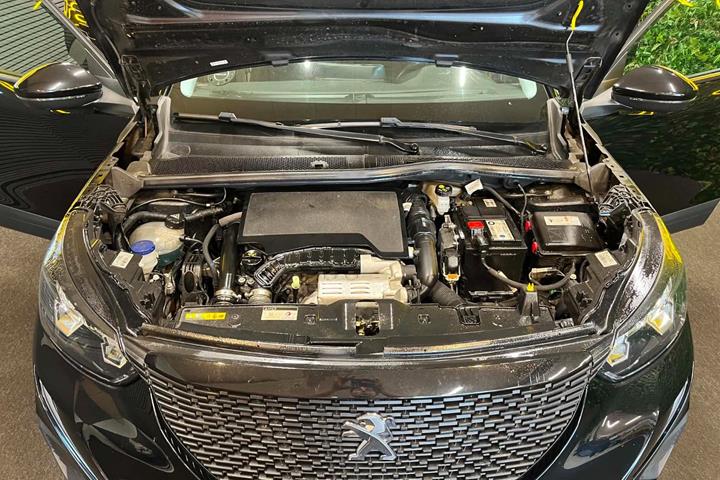 undefined Peugeot 2008 fra 2021