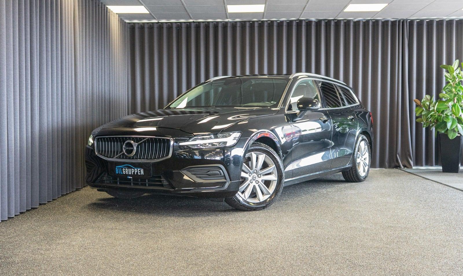 Sort Volvo V60 fra 2020