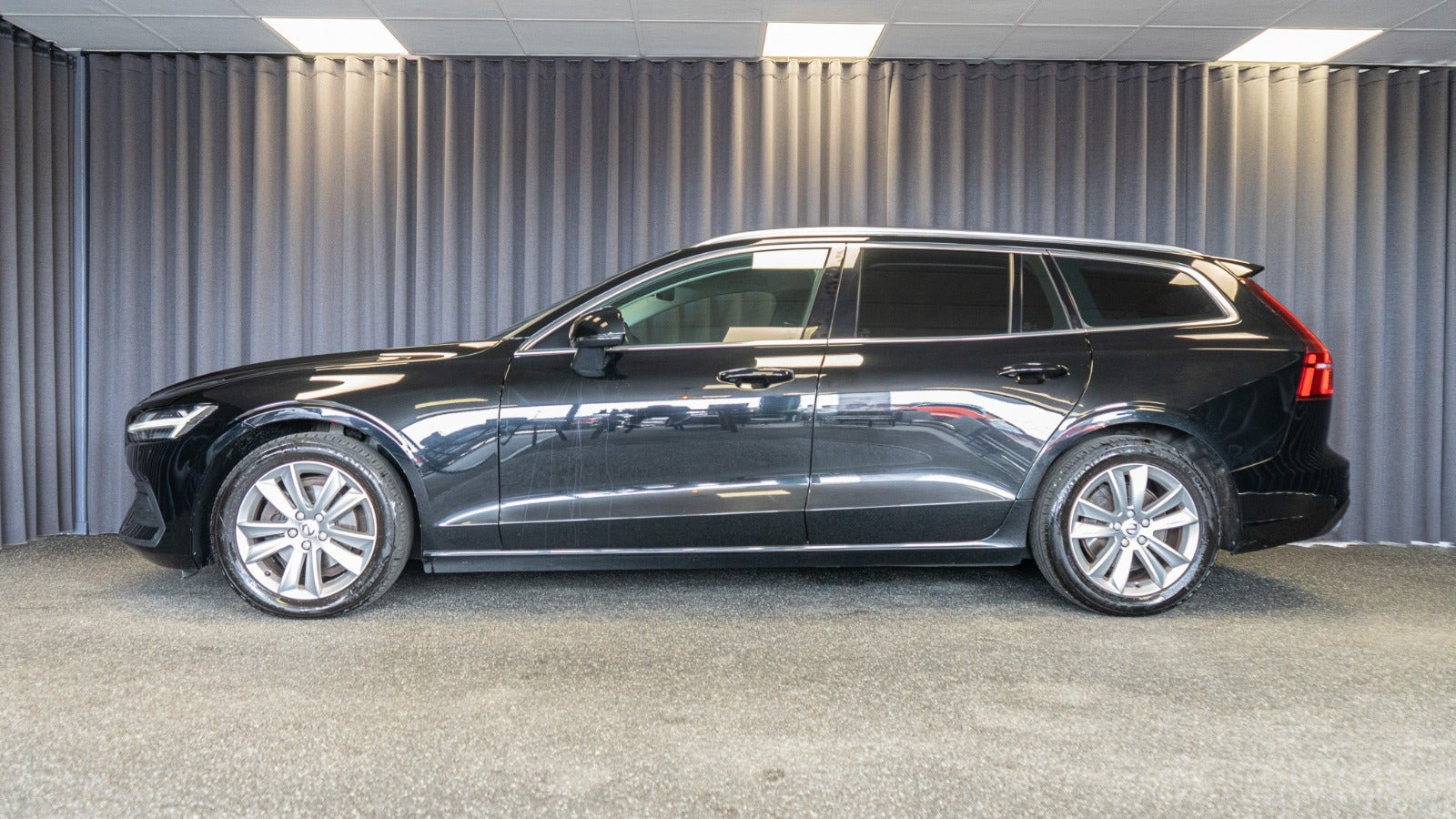 Sort Volvo V60 fra 2020