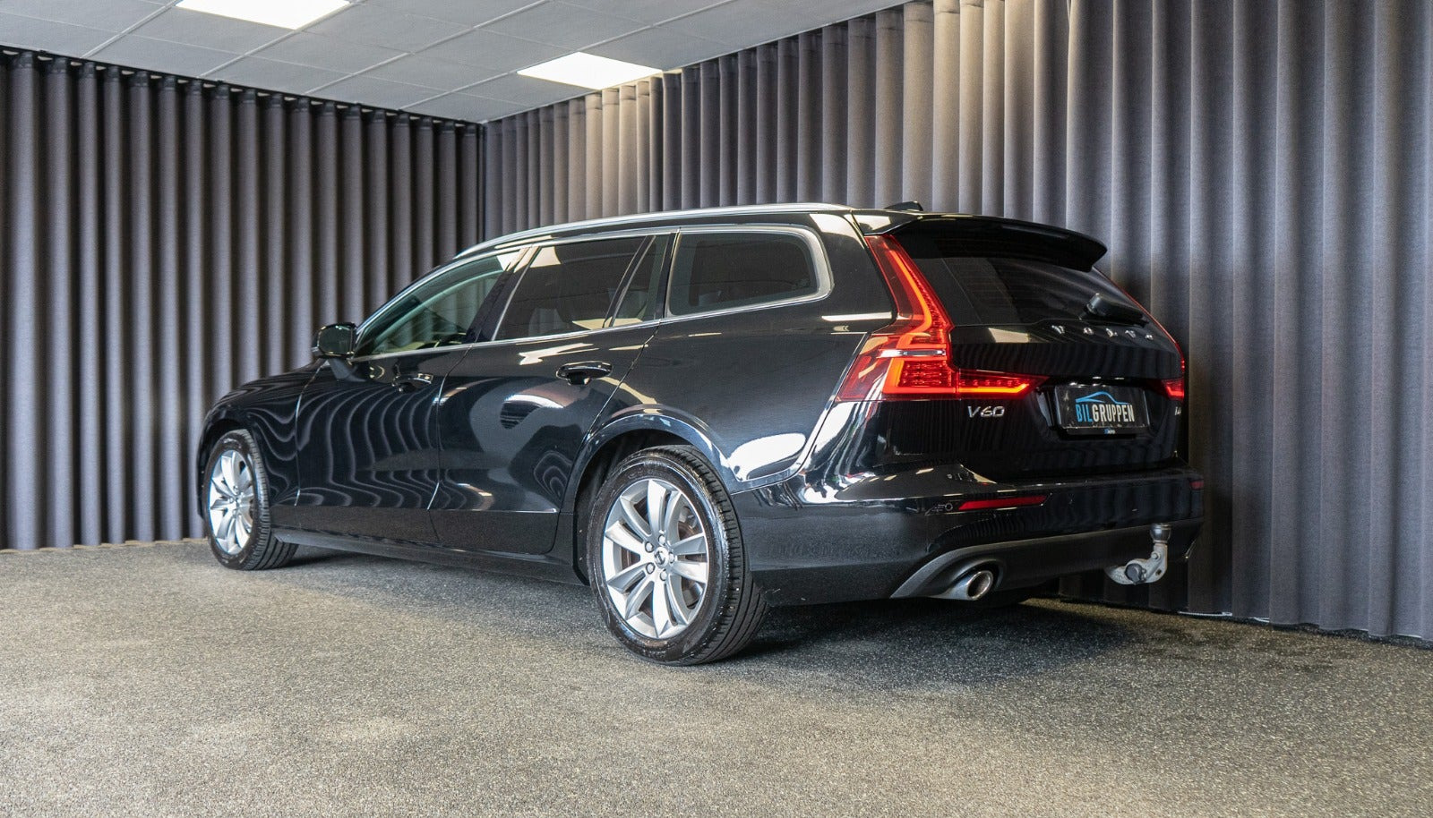 Sort Volvo V60 fra 2020